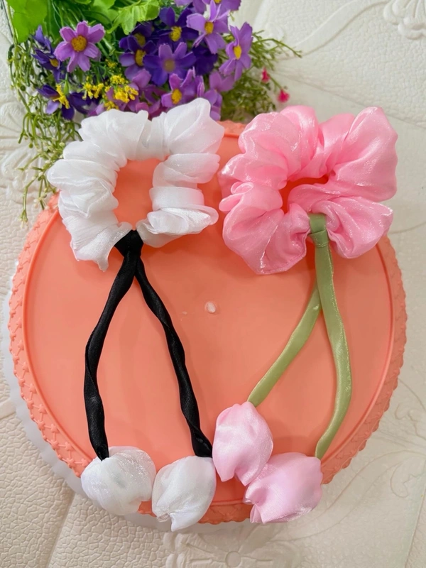 Pretty Tulip Bloom Scrunchies