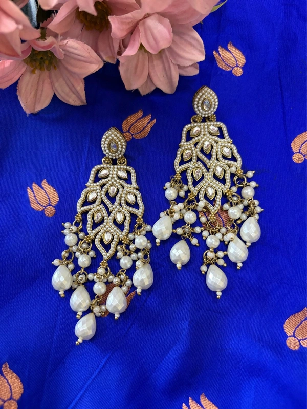 Zarqa Pearl Majesty Chandbalis