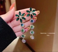*Korean Luxe statement crystal drop earrings* 💎💚