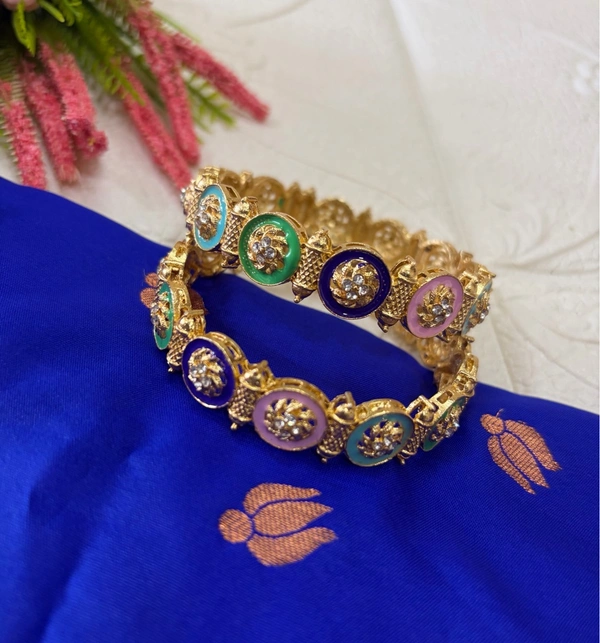 *Statement Ethnic Bangles Set of 2* β¨ - 2.6