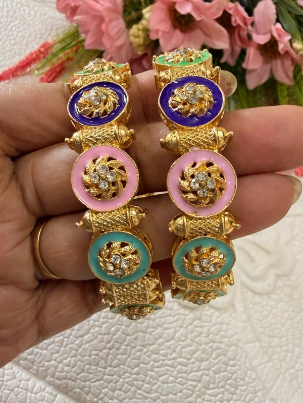 *Statement Ethnic Bangles Set of 2* β¨ - 2.6