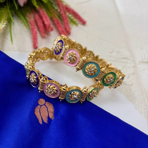 *Statement Ethnic Bangles Set of 2* β¨ - 2.6