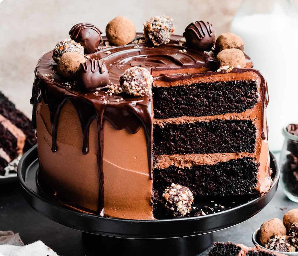 Royal Chocolate Velvet Wedding Cake