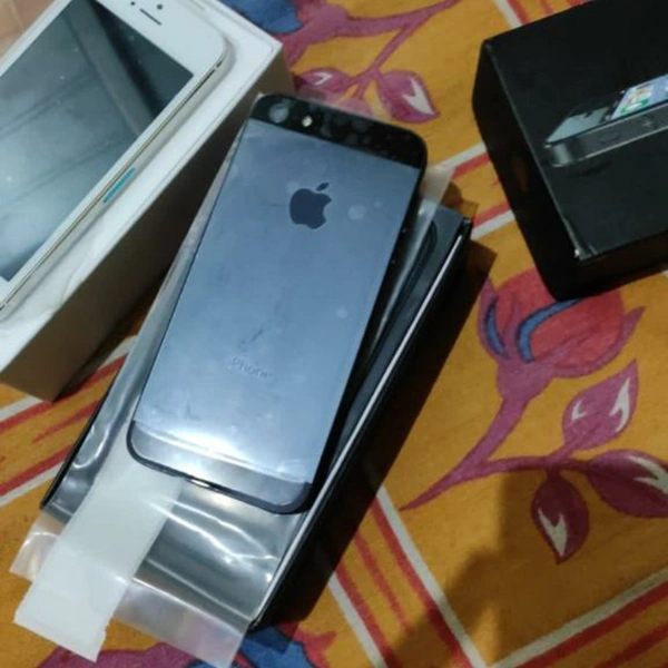 Apple Iphone 5  - Black, 32gb