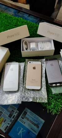 Apple Iphobe 5s 16gb Brand New Phone - silver