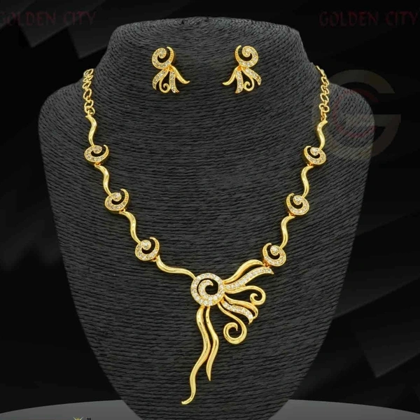 WHITE STONE NECKLACE 