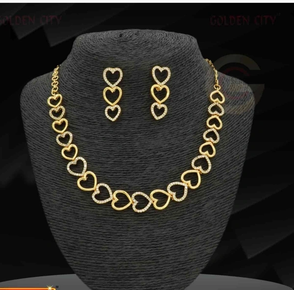 HERT WHITE STONE NECKLACE 