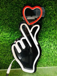 Fingure heart neon