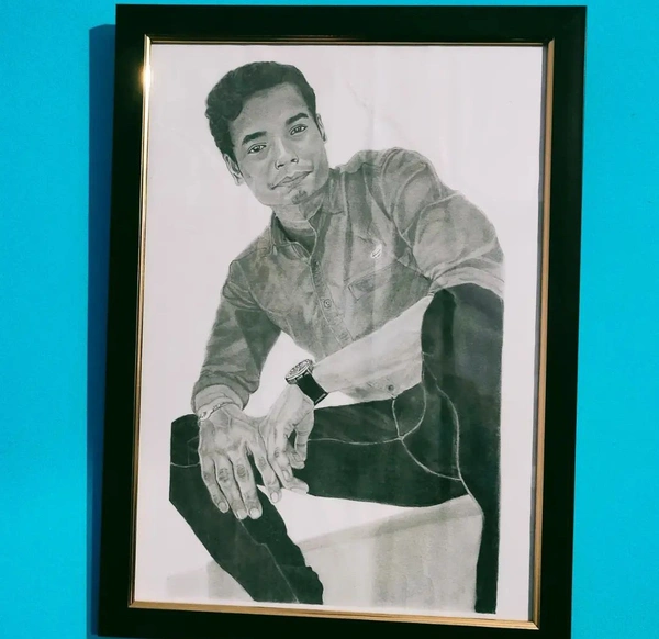 Pose Sketch Frame | Love | Birthday| Anniversary| Sister| Sketch Frame