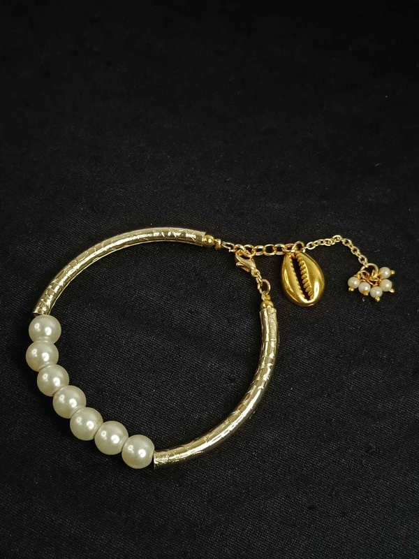 Golden & Pearl Bracelet