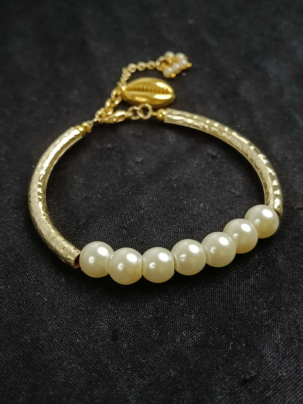 Golden & Pearl Bracelet