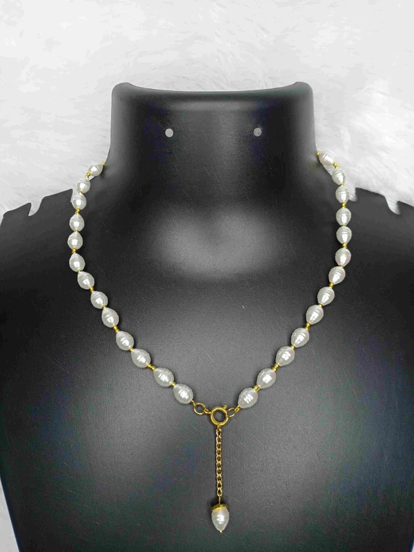 Uncut Oval Pearl Neckpiece 