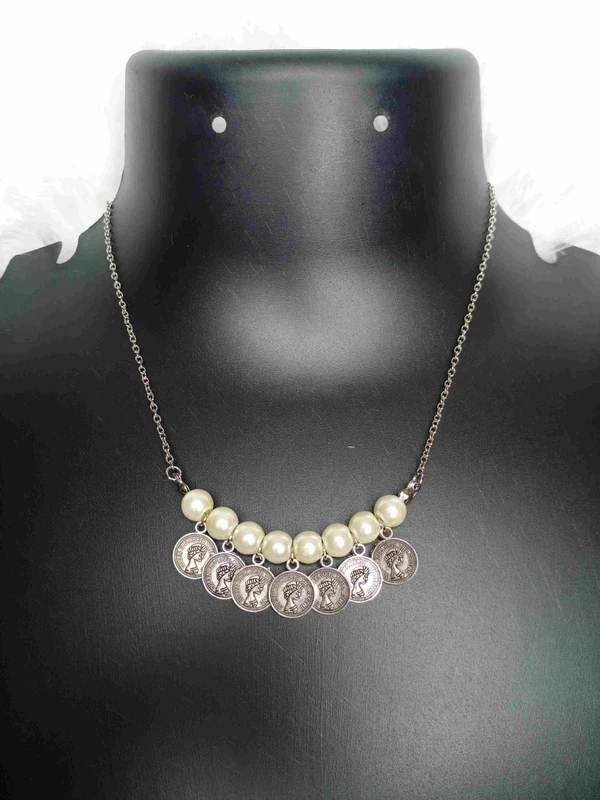 Silver Coin Pearl Neckpiece 