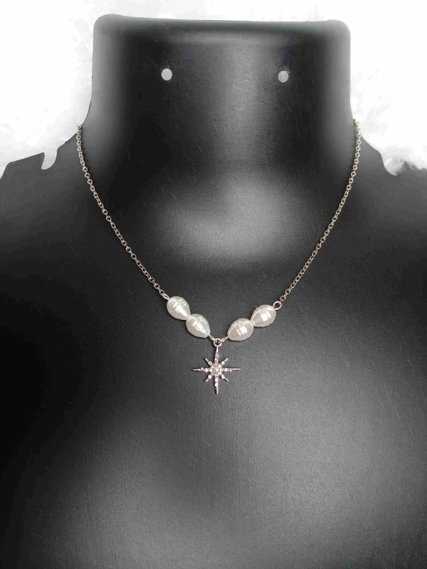 Uncut Oval Pearl & Star Charm Neckpiece 