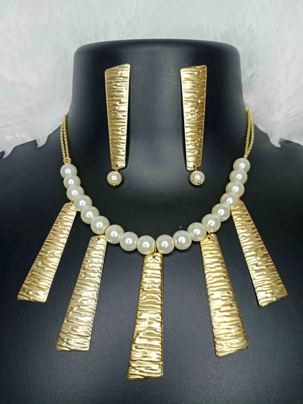 Pearl & Rose Gold Western Neckpiece Set