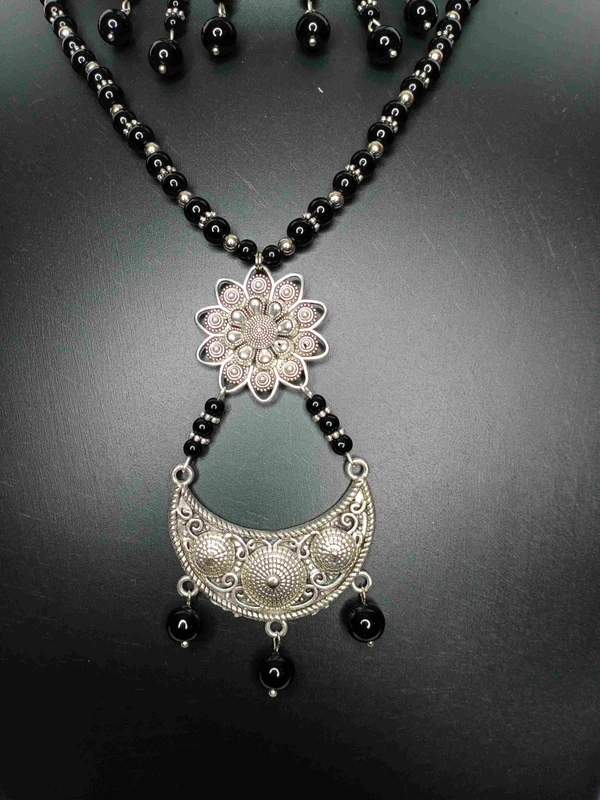 Black Floral Hansuli Necklace 