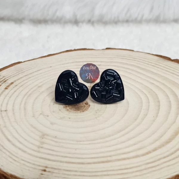 Blue Heart Resin Stud - Navy Blue