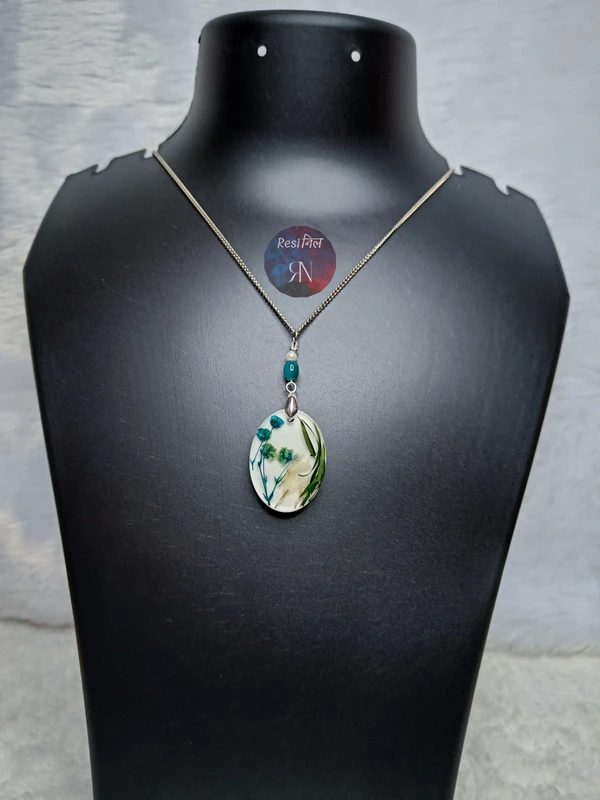 Floral Resin pendant (A)