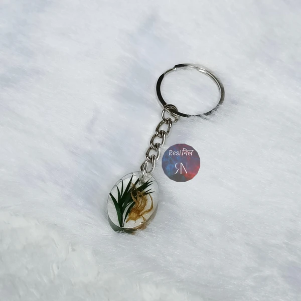 Real flowers resin keychain 