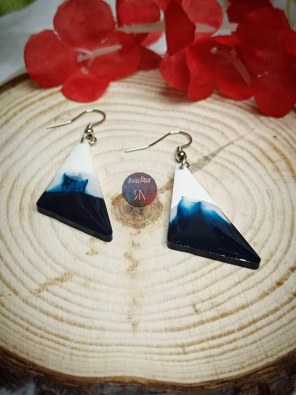 White & Blue Resin Earrings (A) - Navy Blue