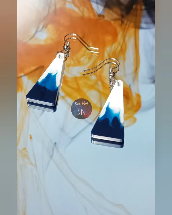 White & Blue Resin Earrings (B) - Navy Blue