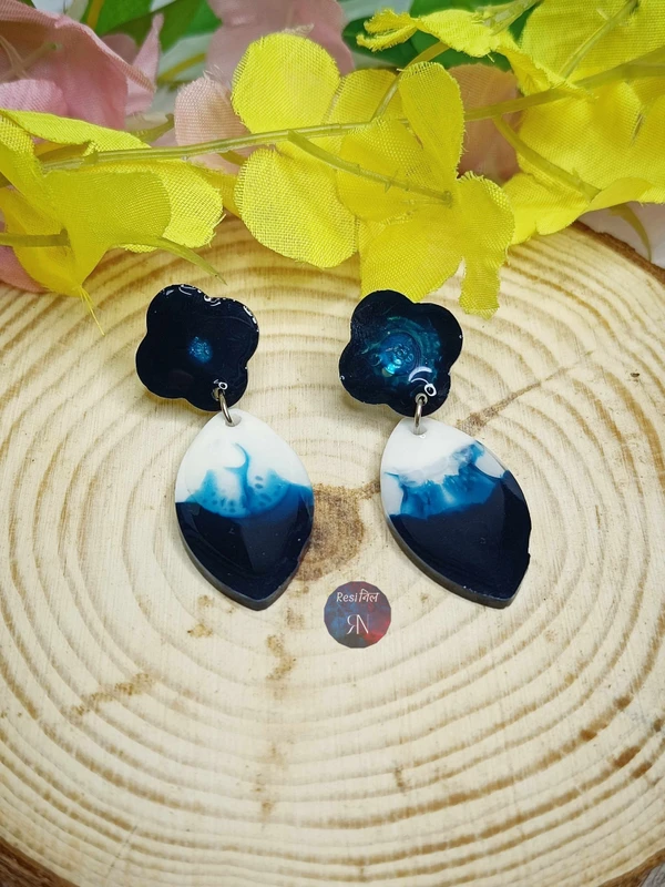 White & Blue Resin Stud Earrings (C)