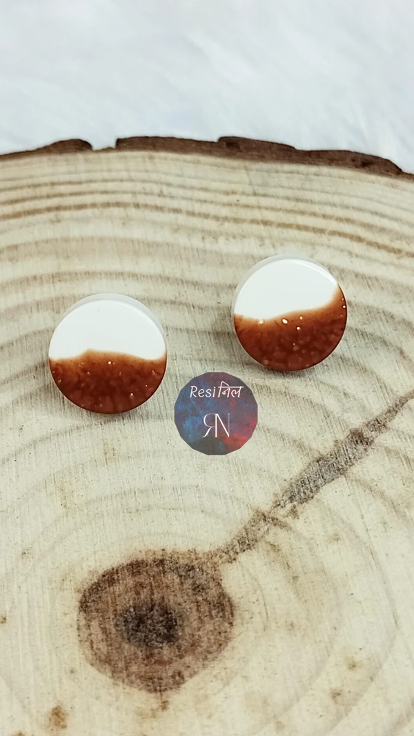 White & Brown Resin Stud Earrings (F)