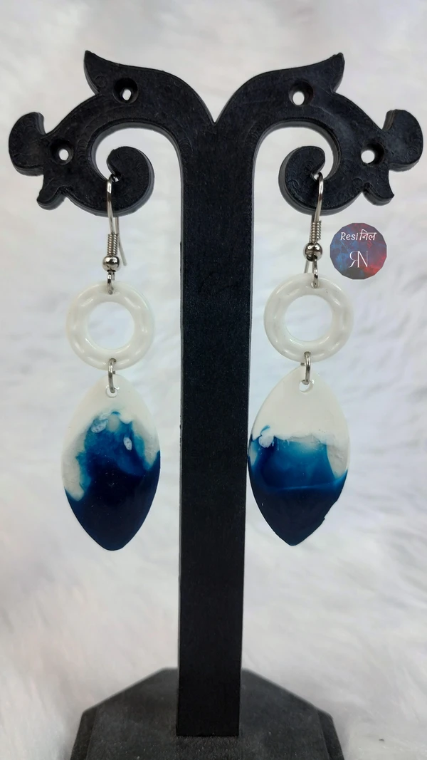 White & Blue Resin Earrings (K)