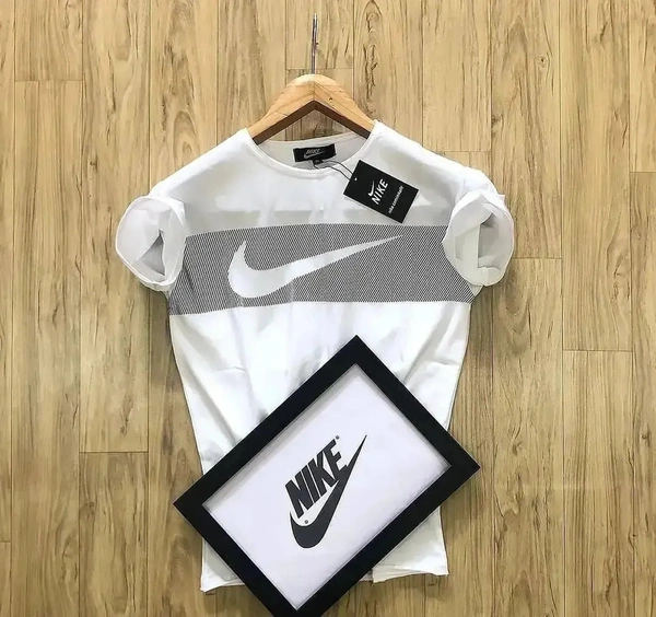 Nike Latest T-Shirt New - S