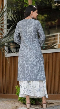 Aishani Graceful Women Kurta Sets - L