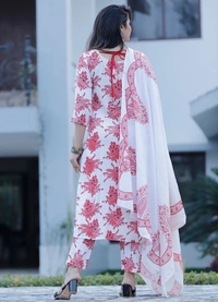 Fabulous Women Kurta Sets1 - XL