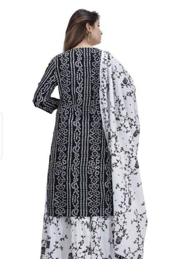 Kashvi Refined Women Kurta Sets - XXL