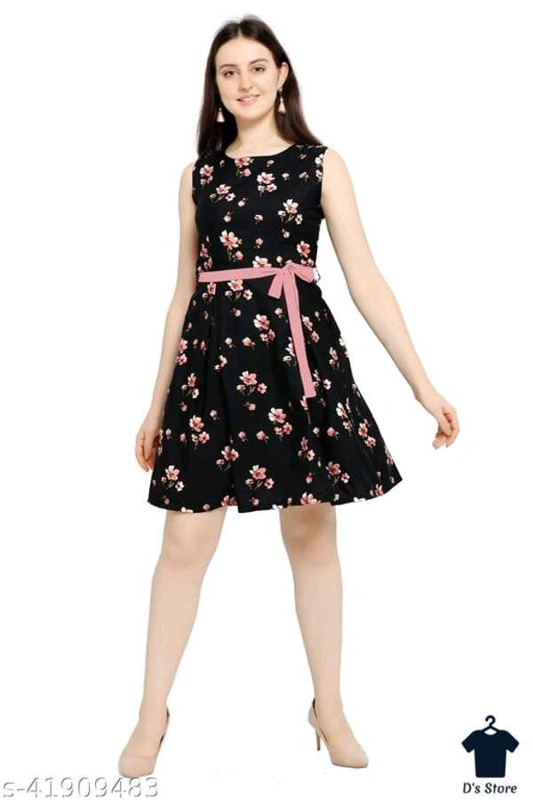 Women Black Flowers Printed Dress - L