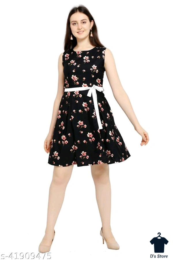 Women Black Flowers Printed Dress With Band - S