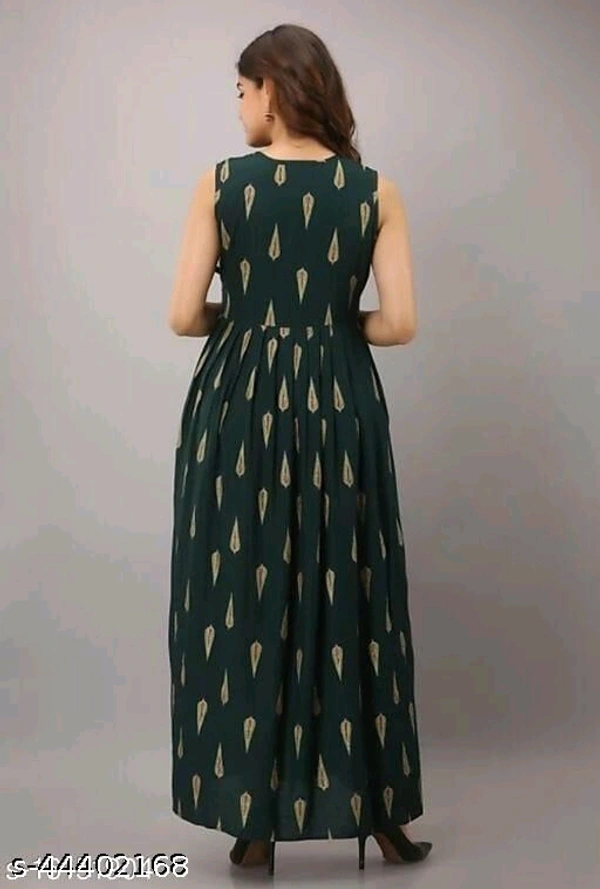 Women's Luxury Party Wear Kurti Green - M