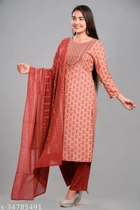 Kaffo Intrssiii Gooonm Iyy Suit And Salwar  - S