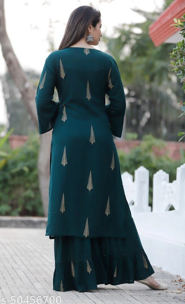 Women's Rosh Green Kurta And Pant Set - M