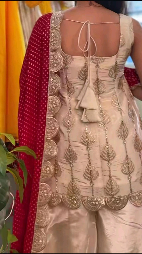 Unique Style Heavy Plazzo Suit - M
