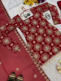 Trending Farsi Suit With Patiyala Pants - M