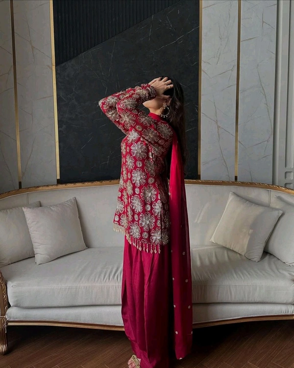 Trending Farsi Suit With Patiyala Pants - XL