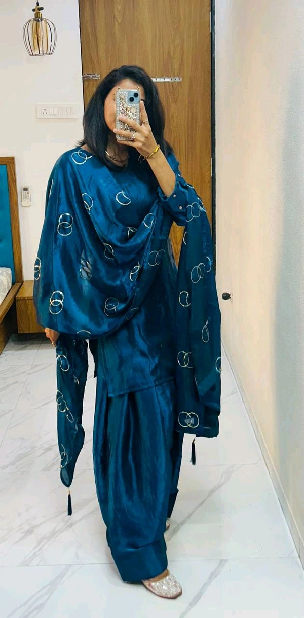 Designer Wear Farsi Salwar Suit - M