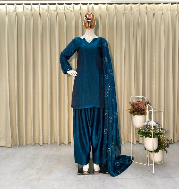 Designer Wear Farsi Salwar Suit - M