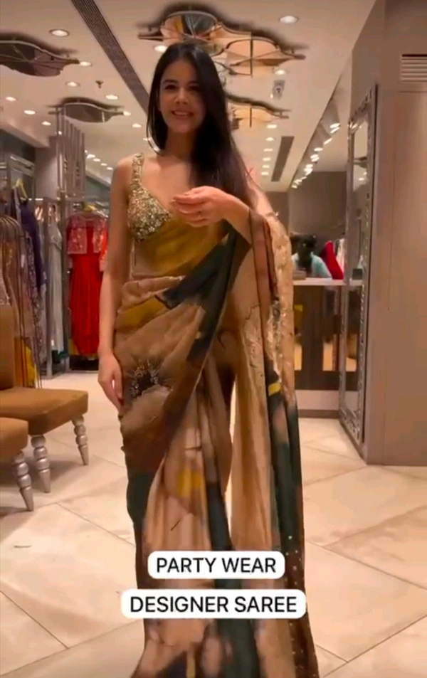 Designer Floral Handwork Saree With Blouse Piece