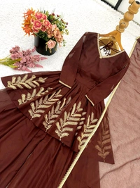 Elegant Coding Embroidery Suit Set - M
