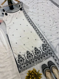 Latest Trendy Sleeveless Suit - M