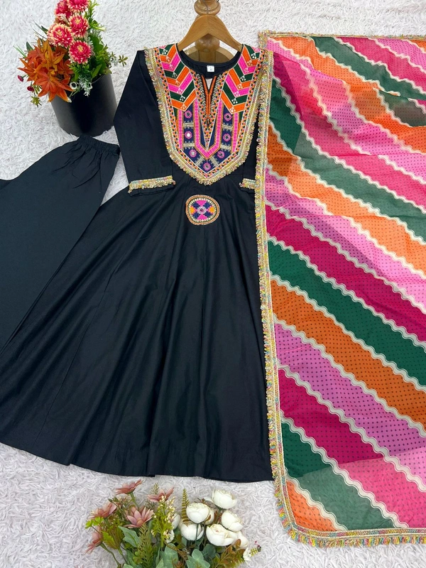 Real Modelling Shoot Designer Gown With Bottom and Duppata Set - M, Black