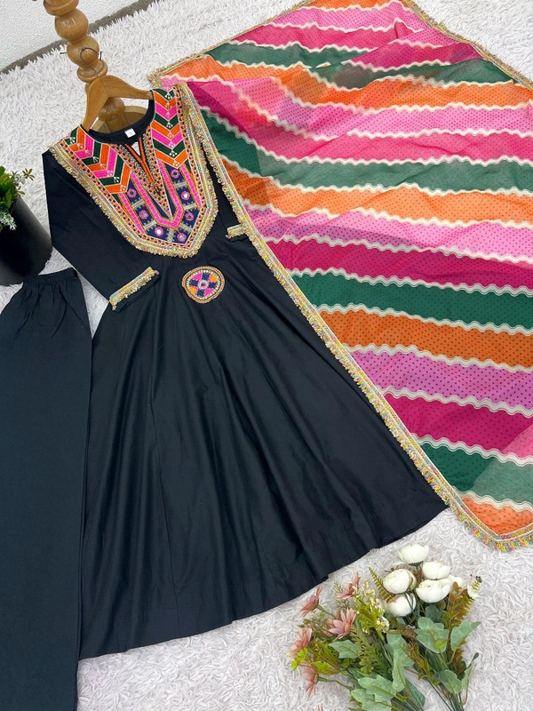 Real Modelling Shoot Designer Gown With Bottom and Duppata Set - XL, Black