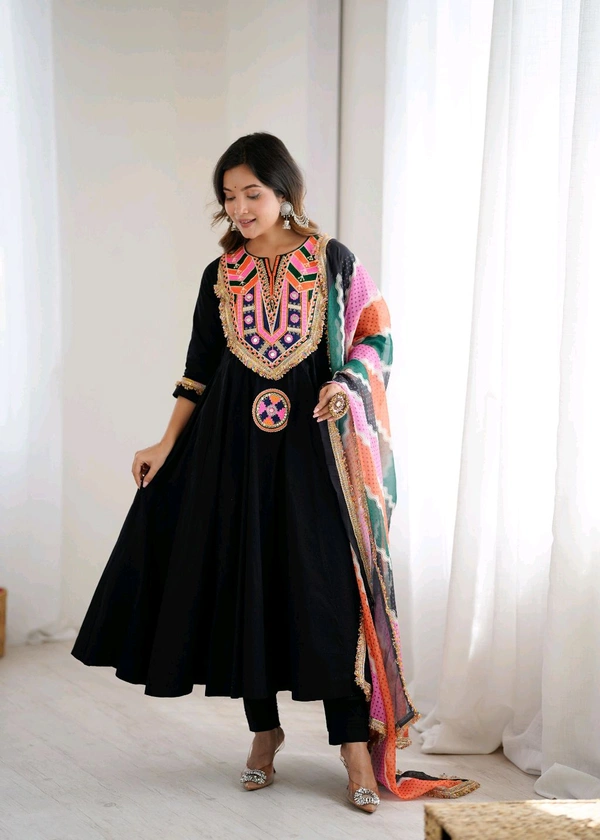 Real Modelling Shoot Designer Gown With Bottom and Duppata Set - XXL, Black