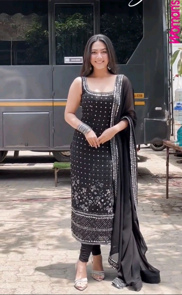 Reem Sheikh Replica Design Black Sleeveless Suit - L