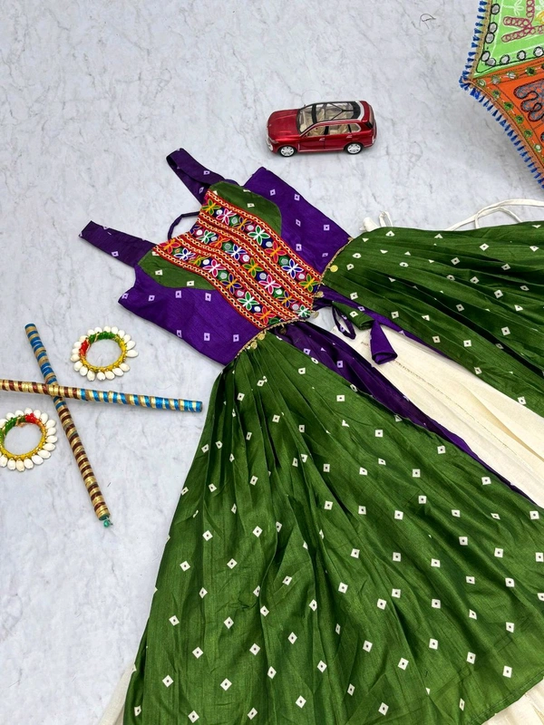 Real Modelling Navratri Lehenga With Full Flair - M Upto L Margin, Color 2
